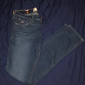 NWT!! Dark Wash Hollister Skinny Jeans!